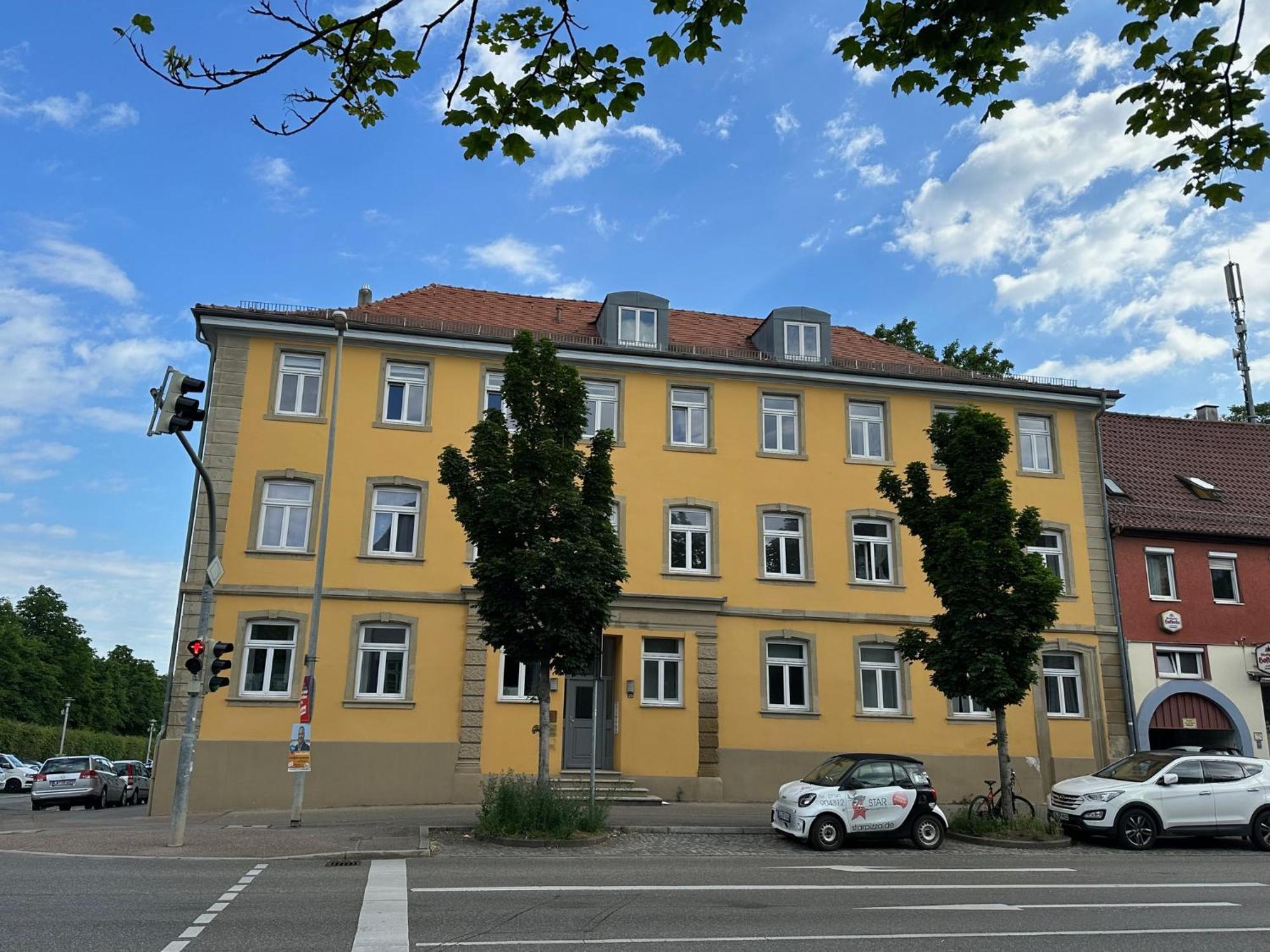 Bella Casa - Business&Family - 2 Zimmer Direkt Neben Schloss, Parkplatz, Smarttv, Netflix, Waschmaschine, 24H Checkin, 71Qm, Kingsizebett, Hotelbettwaesche Ludwigsburg Exterior photo