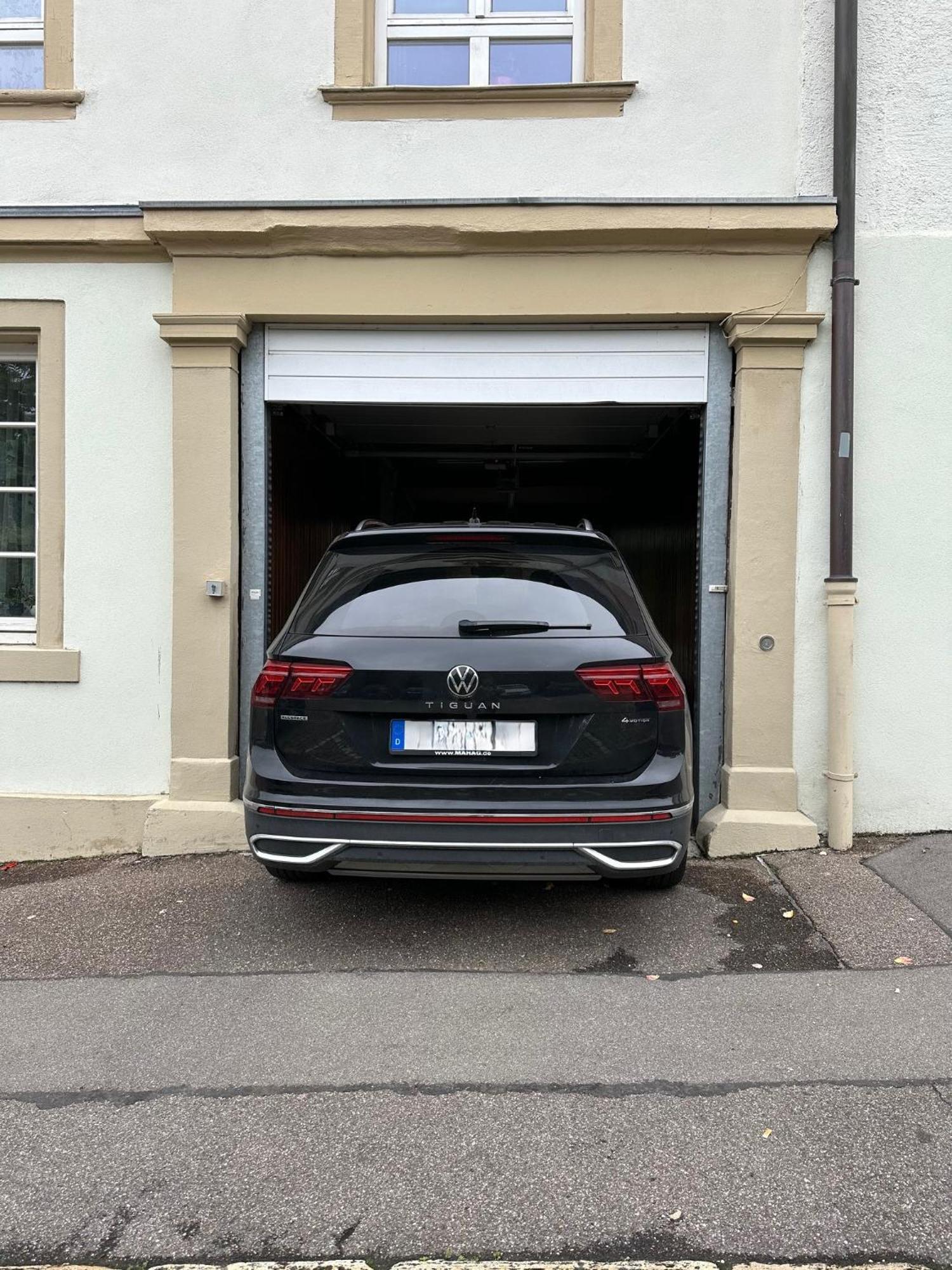 Bella Casa - Business&Family - 2 Zimmer Direkt Neben Schloss, Parkplatz, Smarttv, Netflix, Waschmaschine, 24H Checkin, 71Qm, Kingsizebett, Hotelbettwaesche Ludwigsburg Exterior photo