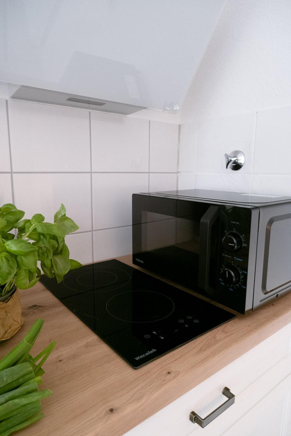 Bella Casa - Business&Family - 2 Zimmer Direkt Neben Schloss, Parkplatz, Smarttv, Netflix, Waschmaschine, 24H Checkin, 71Qm, Kingsizebett, Hotelbettwaesche Ludwigsburg Exterior photo